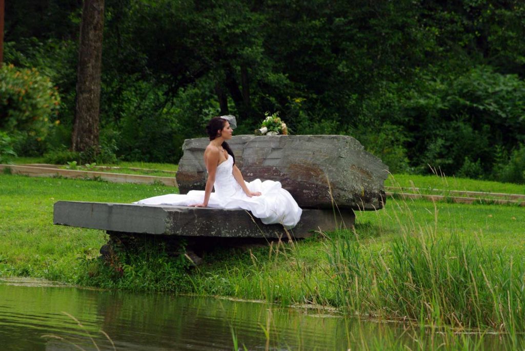 Picturesque Outside Wedding Picture Location